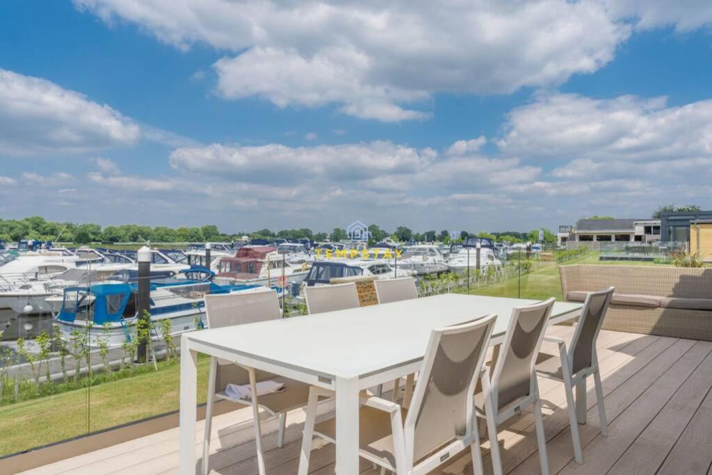 Luxury Lodge River Thames - Windsor Marina - Parking - Windsor, UK