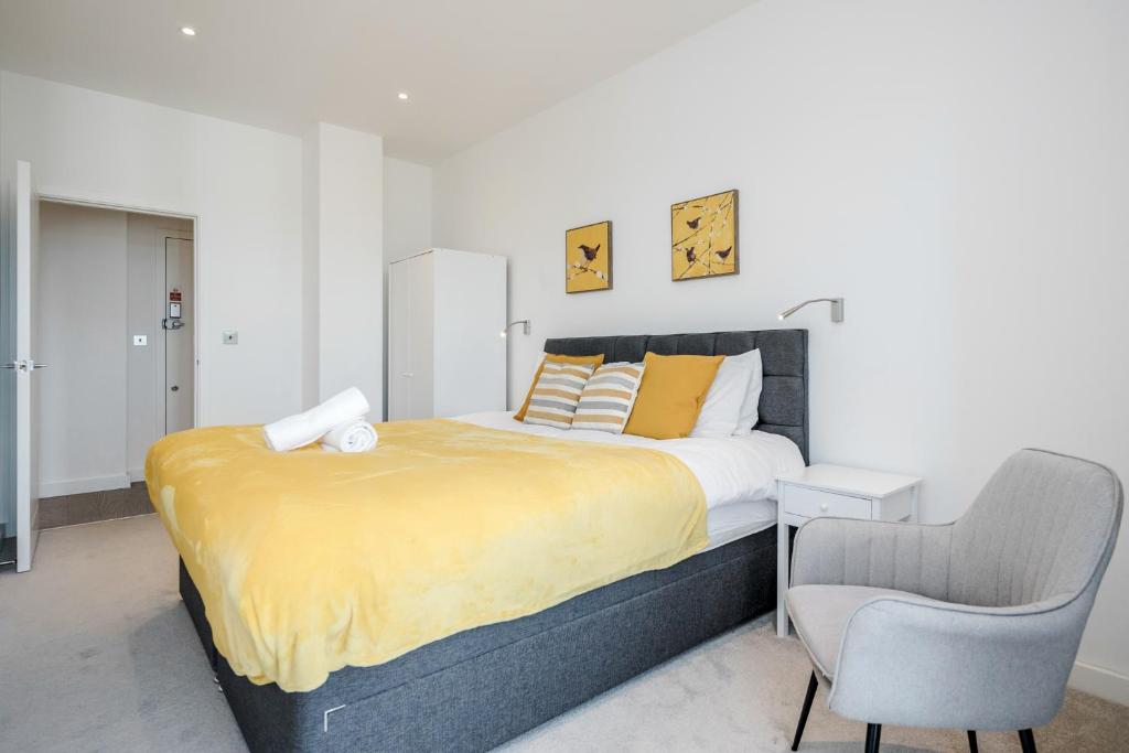 Top Floor Luxury 2 Bedroom St Albans Apartment - Free Wifi - ハーペンデン