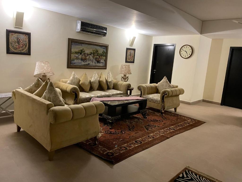 Royal Two Bed Room Luxury Apartment Gulberg - Pakistán