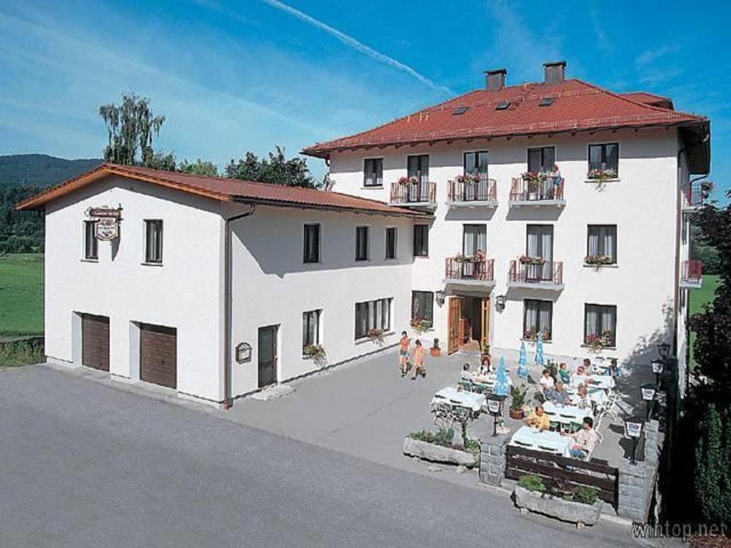 Hotel Landgasthof Hacker - Deggendorf