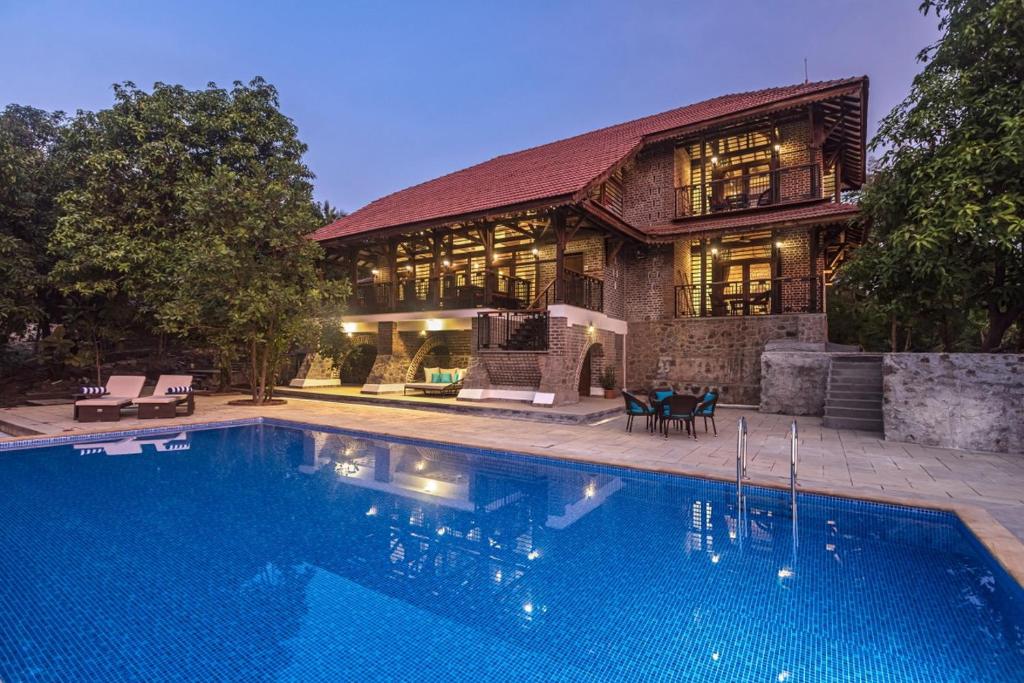 Saffronstays Vedika - Ecofriendly Villa By The River With Pool - Vada