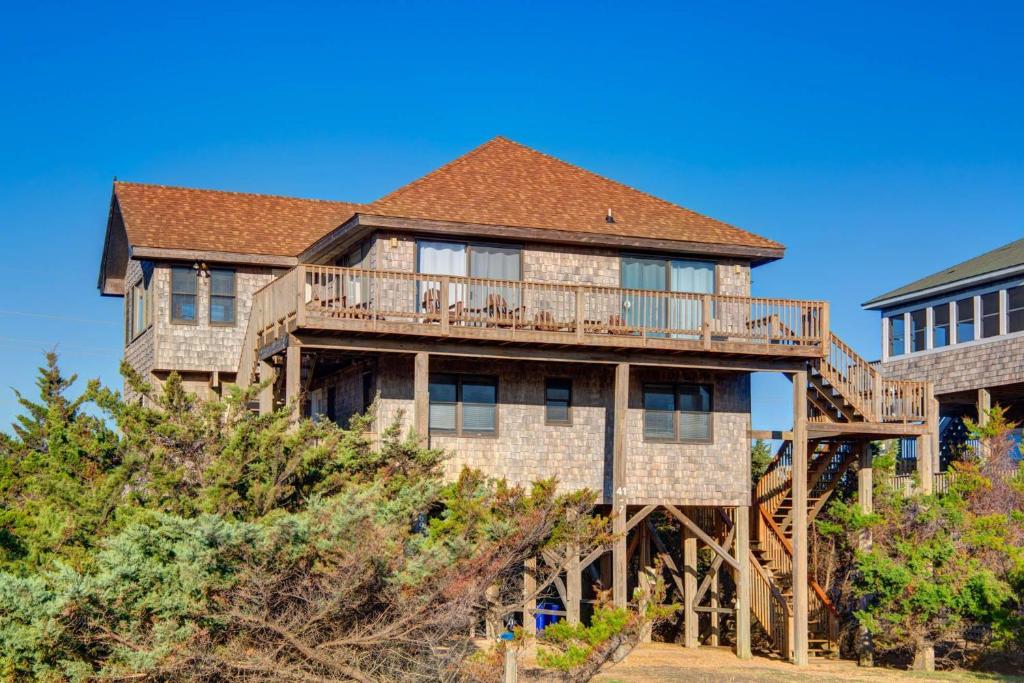 Semi Oceanfront, Beach Access, Community Pool & Tennis Court, Hot Tub, & Pool Table - Outer Banks, NC