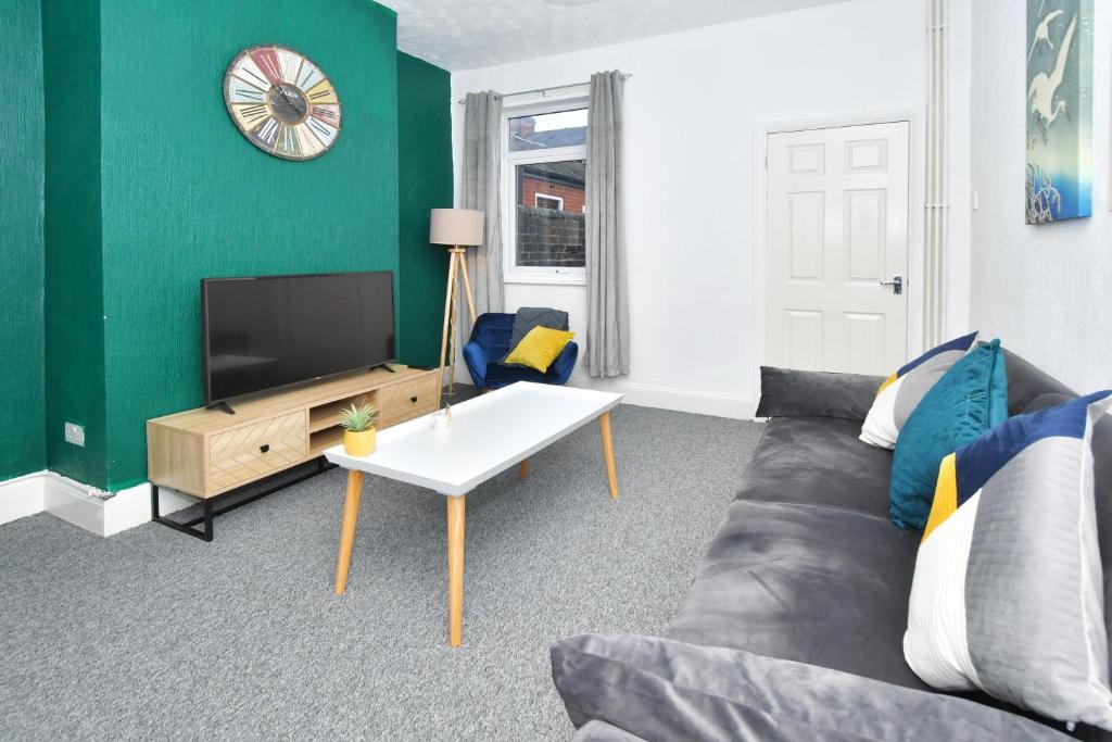 The Yellow Door By Avenew Management Serviced Accommodation - Stoke-on-Trent