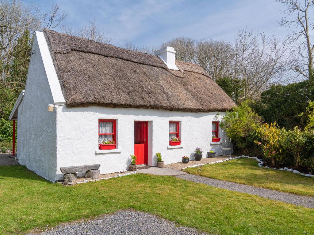 Vacation Home The Neale In The Neale - 3 Persons, 1 Bedrooms - Mayo