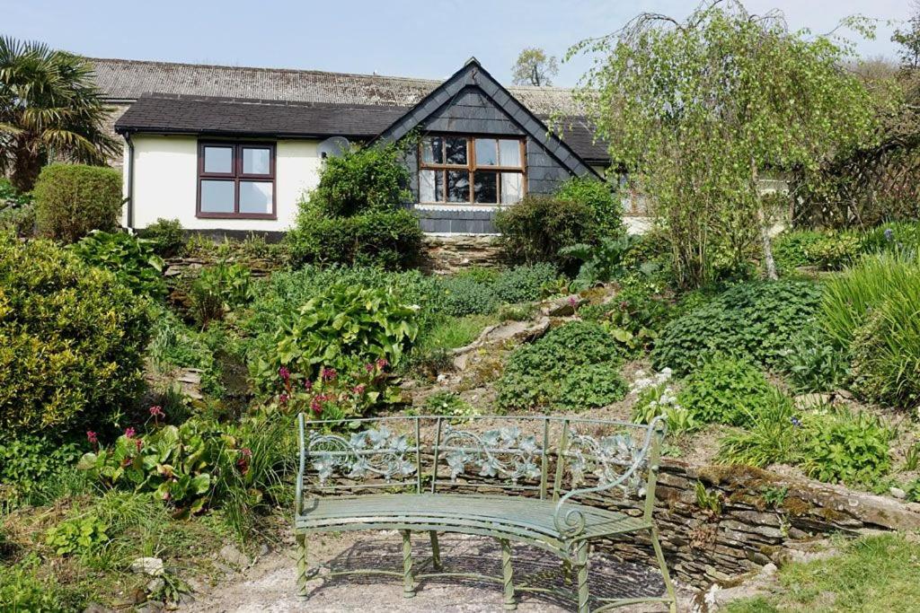 Greenswood Cottage - Cosy Cottage, Rural Location, Beautiful Landscaped Gardens With Pond And Lake - Totnes