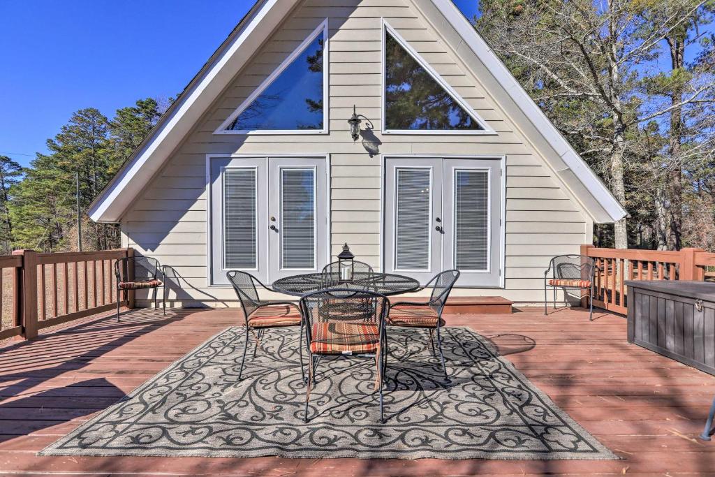 Sparta Lake Home With Deck And Boating Access! - Lake Sinclair, GA
