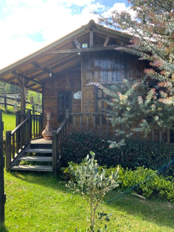 Acogedora cabaña romántica de madera en la naturaleza para desconectarse - Cundinamarca