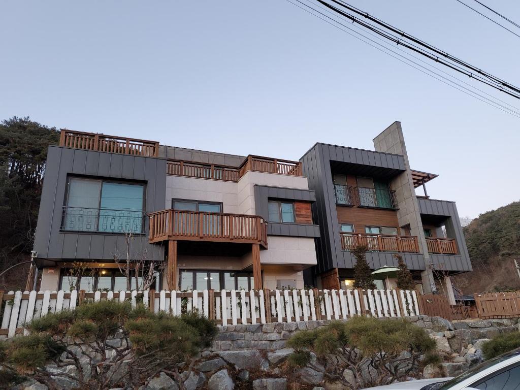 Grace River House Block A - Couple Room - Pyeongchang
