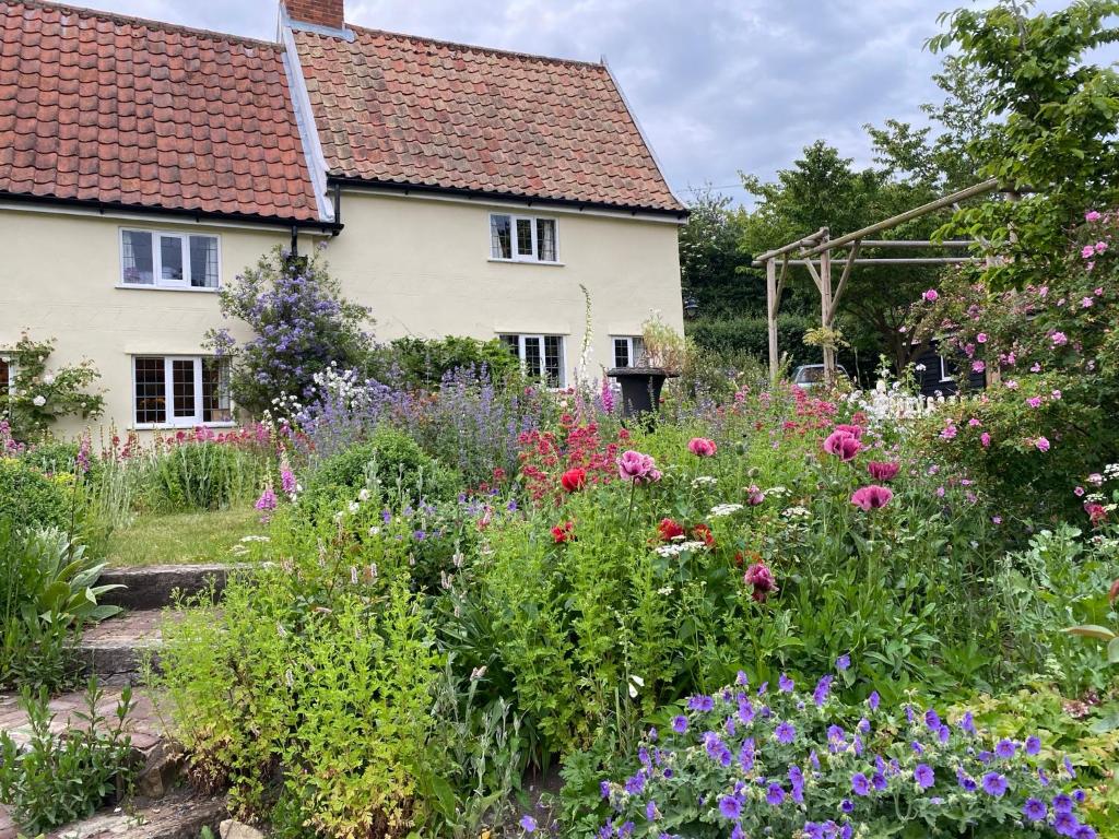 Mulleys Cottage (Bed And Breakfast) - Suffolk