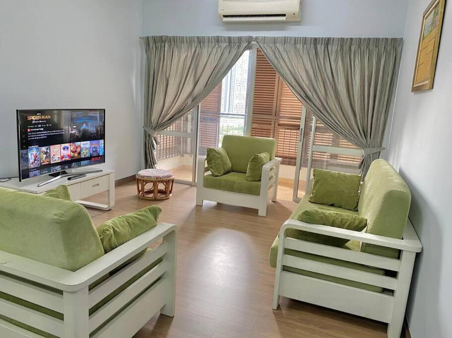 Spacious 3 Rooms Apartment@desa Putra Condominium - Setapak