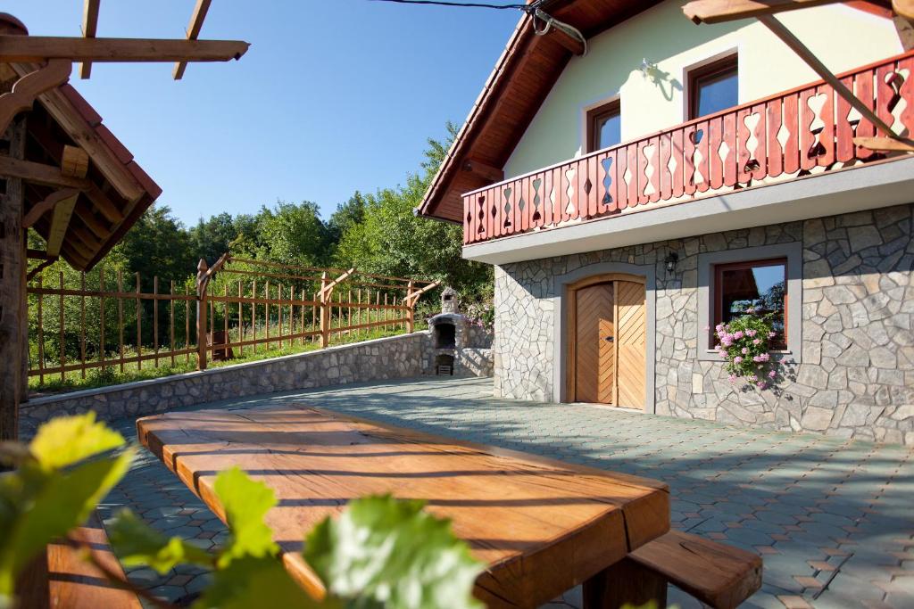 Vineyard Cottage Lustek - Slovenia