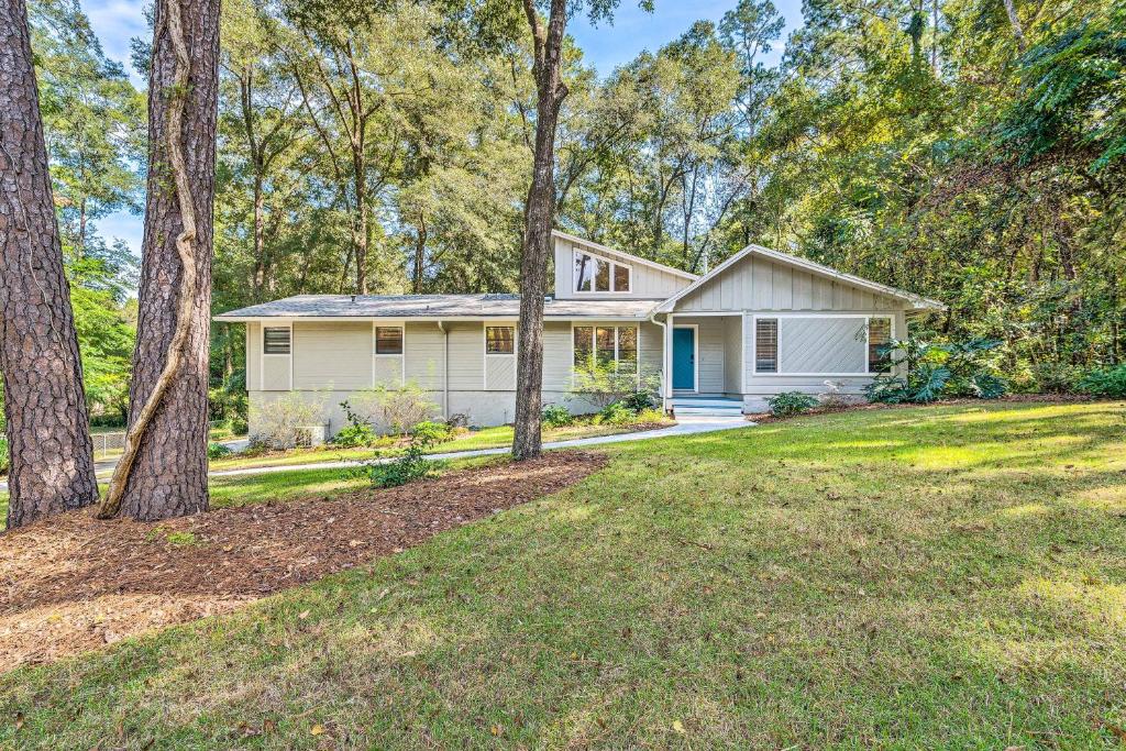 Remodeled Family Home With Patio - Walk To Uf! - Lake Alice, FL