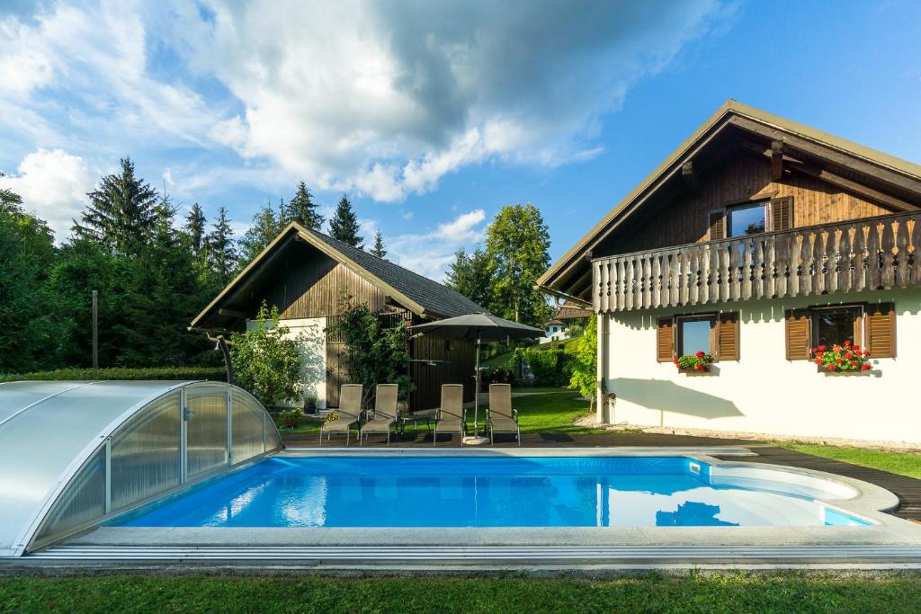 Holiday House In Nature With Pool, Pr Matažič - Gorenjska