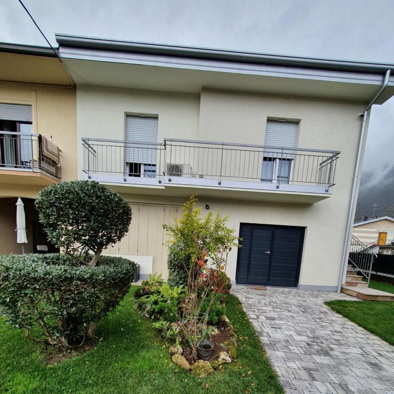 Casa Laini - Castro,Bergame, Italia