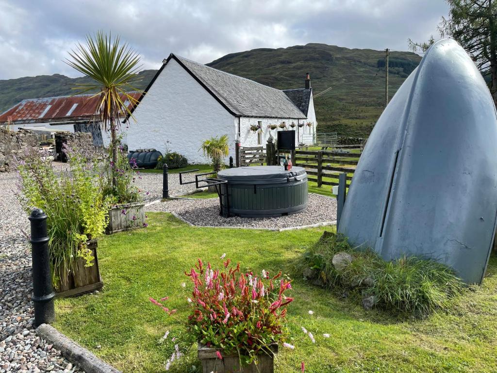 Garrison Of Inversnaid Farm With Hot Tub - Loch Lomond