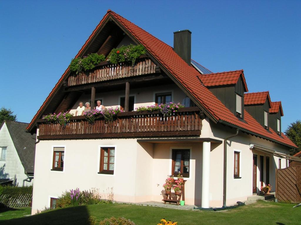 Gästehaus Gertraud - Neualbenreuth