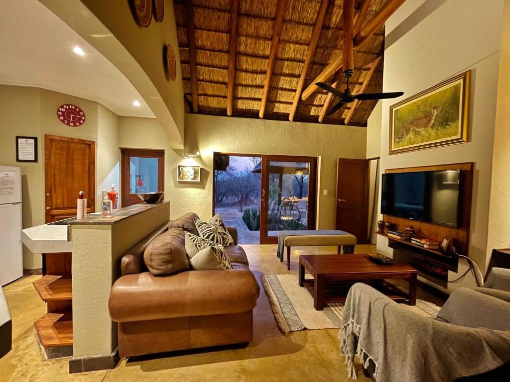 A Luxurious Lodge With A South African Bush Feel - Hoedspruit