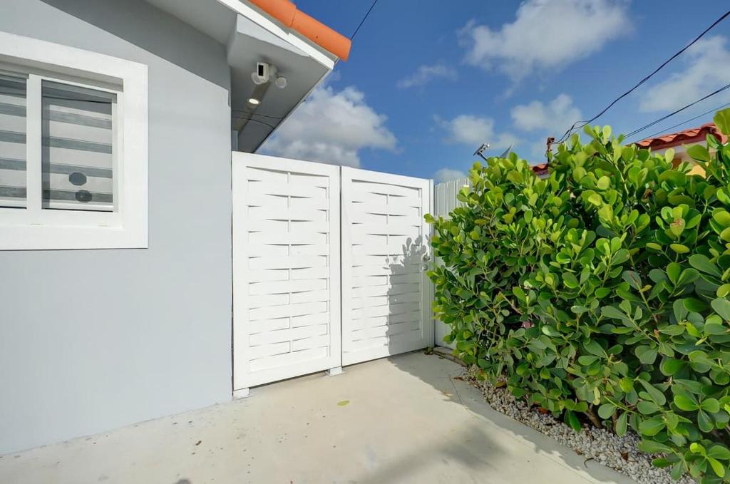 Centrally Located Comfy Apartment In Miami L04 - Hialeah, FL