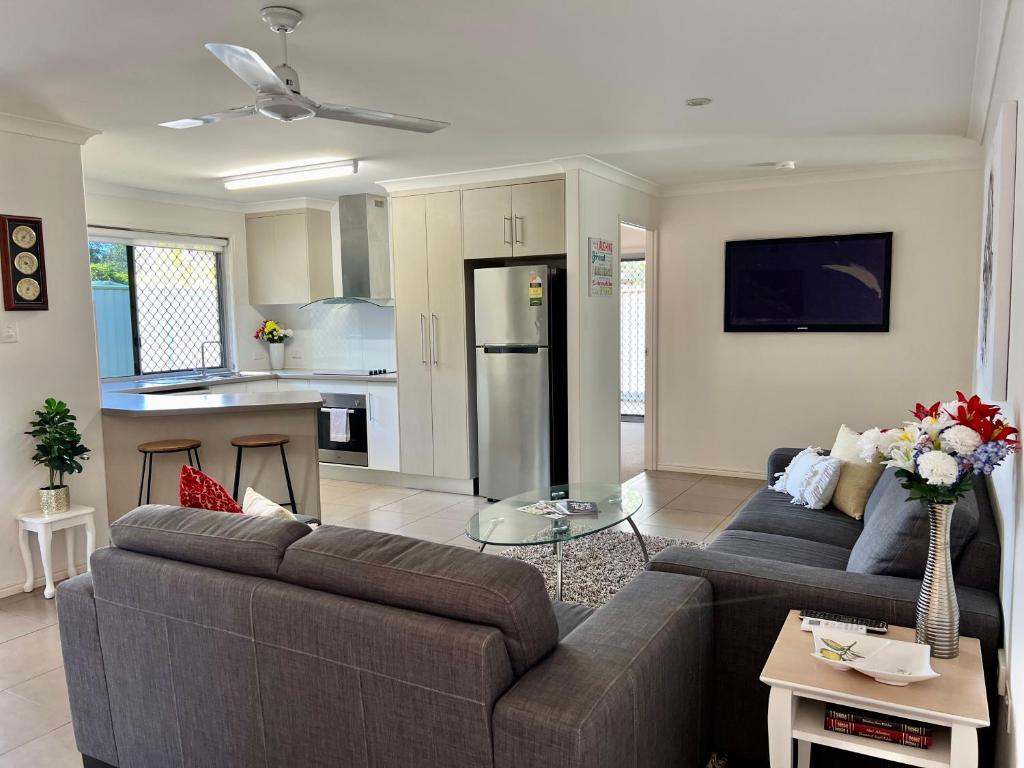 Home Away From Home! Modern, Comfortable, Central - Bundaberg Central
