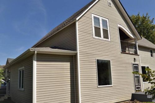 Alerus Center Grand Forks airbnb, hotels and vacation rentals