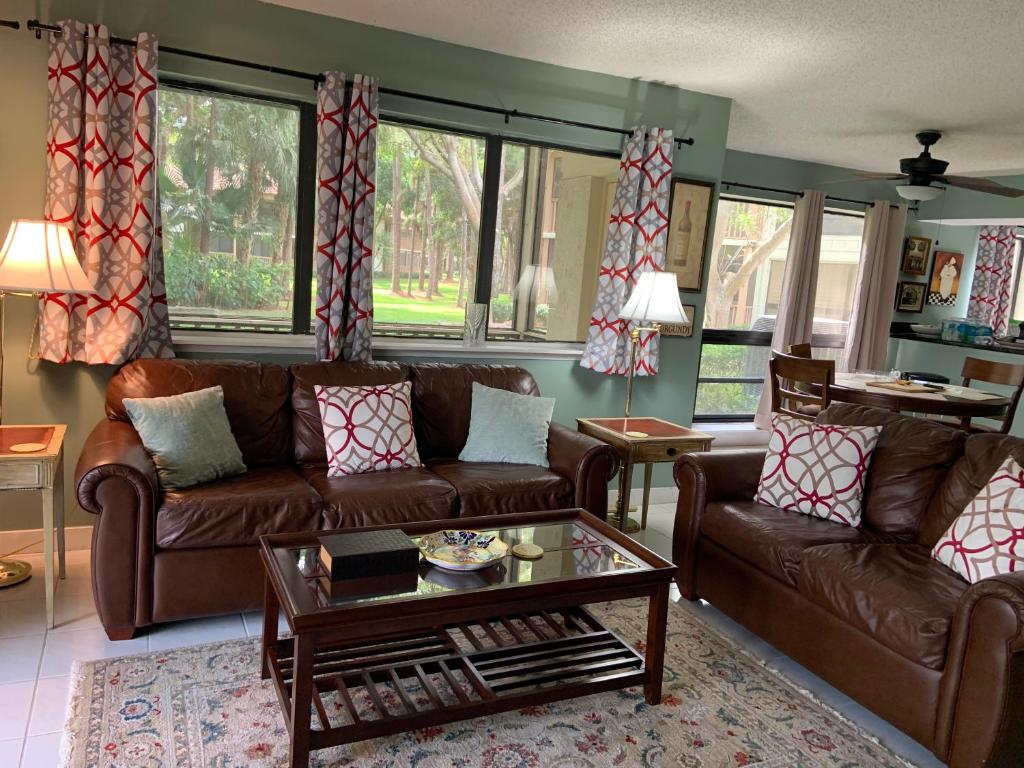 PGA National Resort Golf Villa - Pool Side Executive Two Bedroom First Floor - West Palm Beach