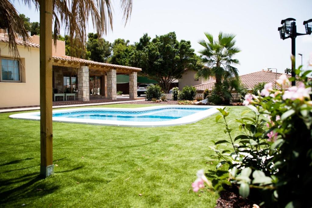 Gran chalet familiar con piscina privada y bbq - Alicante