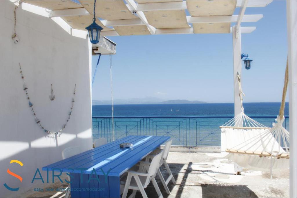 Penthouse & Apartments By The Sea Near Airport - Athens Airport Eleftherios Venizelos (ATH)