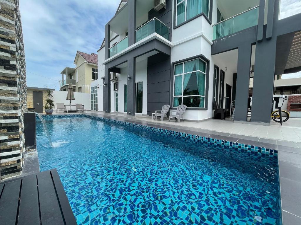 Spacious Home With Private Swimming Pool In Langkawi By Zervin - Langkawi