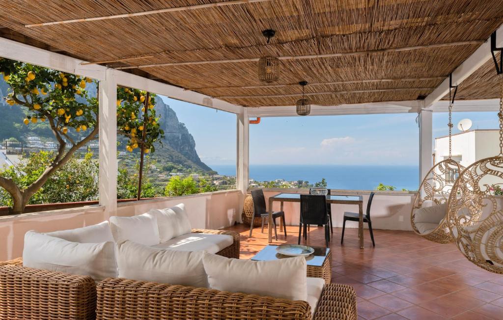 Capri Town Apartments - 