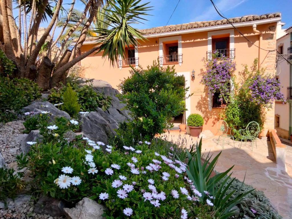 Les Penyetes Boutique Bed And Breakfast - Pego