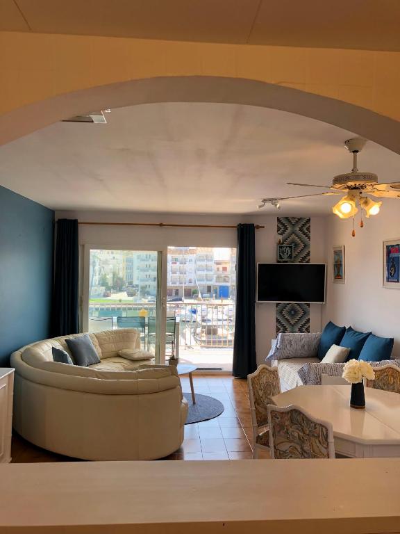 Appartement 80 M2,port Rhodes D-2 Chambres, Terrasse Panoramique, Vue Sur Le Canal Principal D’empuriabrava - Pau, Girona, Spain