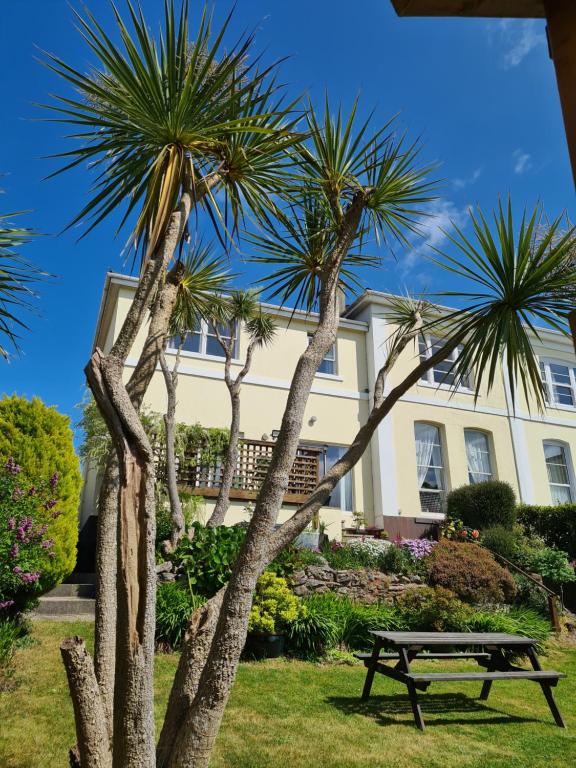 Meadowside Holiday Apartments - Newton Abbot