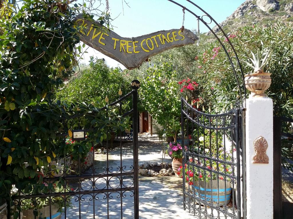 Exclusive Cottages In A Quiet Oliverove Near The Sea - Palaiochora