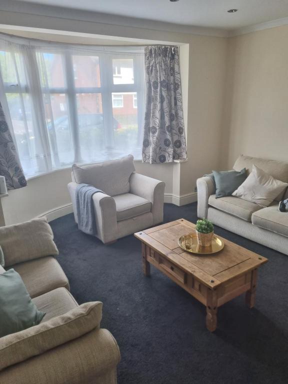 Lovely Residential Home 2 Bed Apartments - Barking