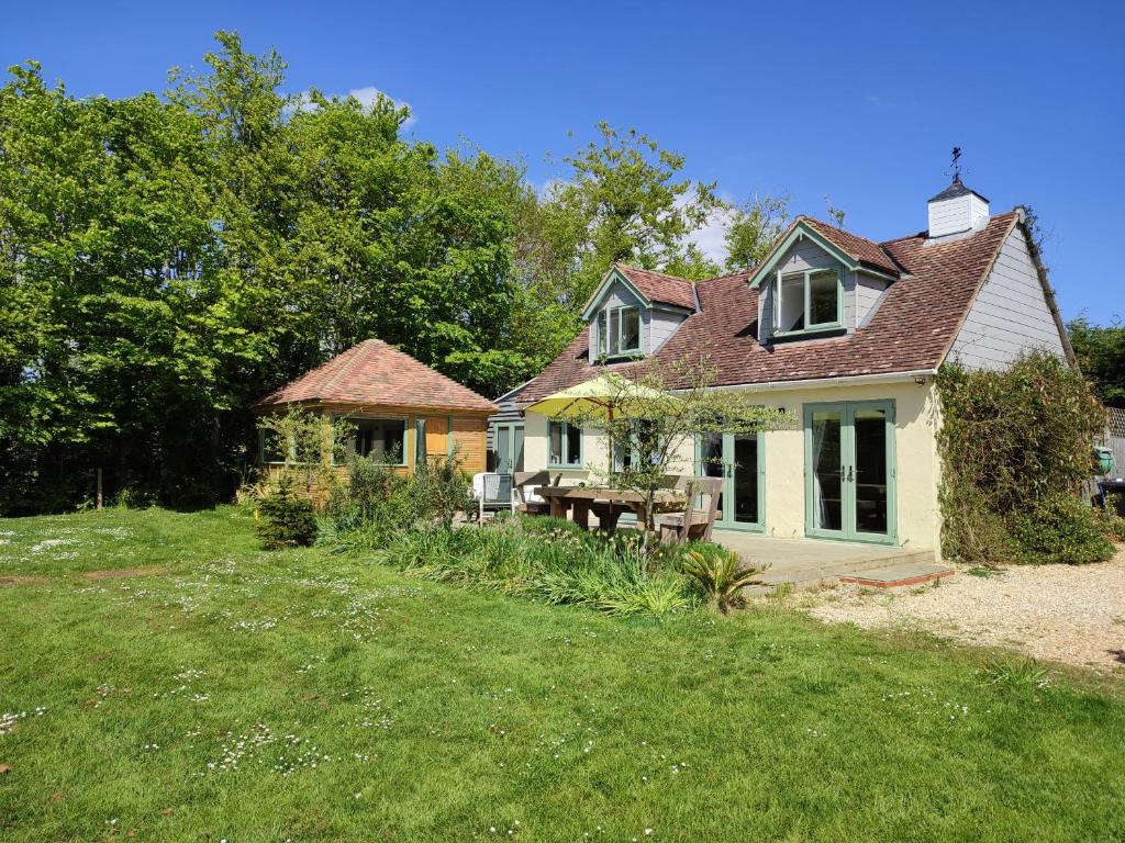 Luxury Rural Retreat With Hot Tub Set In 3 Acres - Chichester