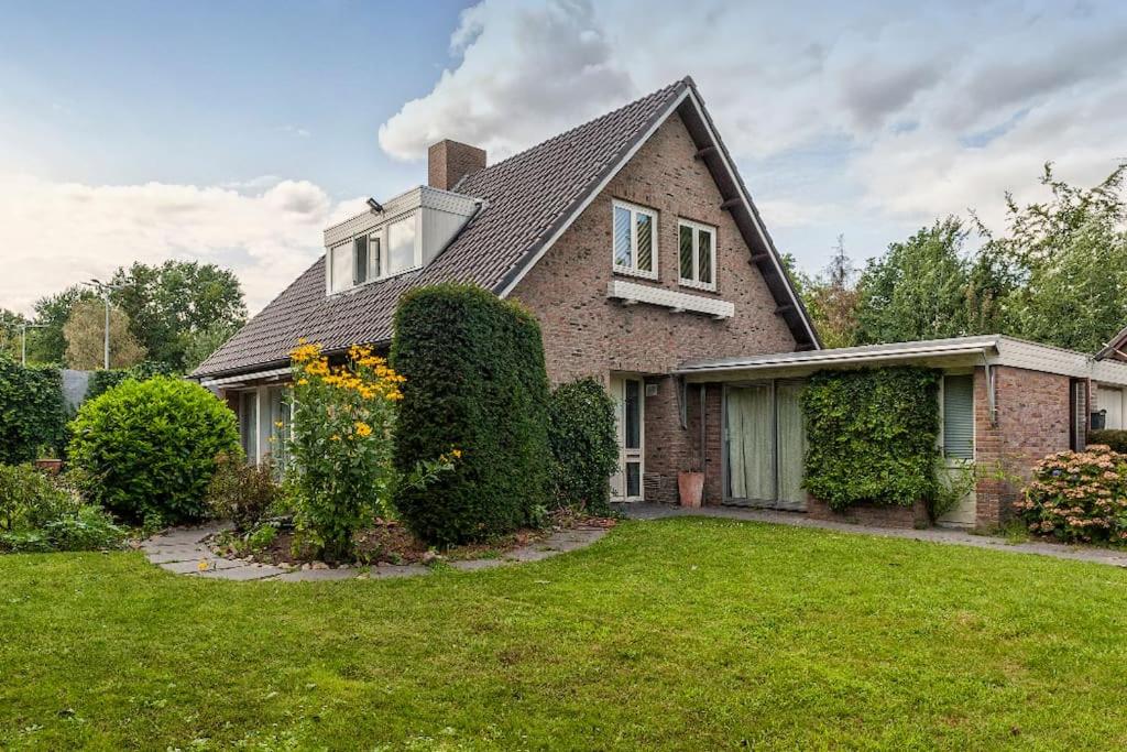 Ground Floor And Twin Bedroom In Luxurious Villa With Beautiful Garden Very Near Tue And Centre - Eindhoven