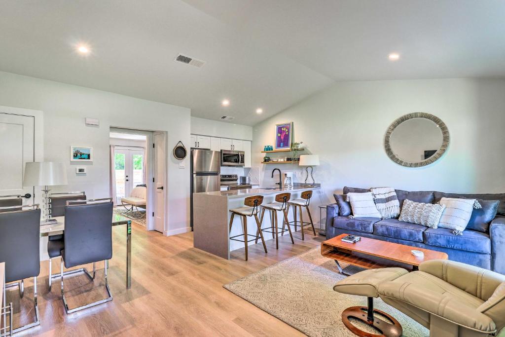 Remodeled Zilker Townhome With Yard Walk To Sxsw! - The Pecan Street Festival