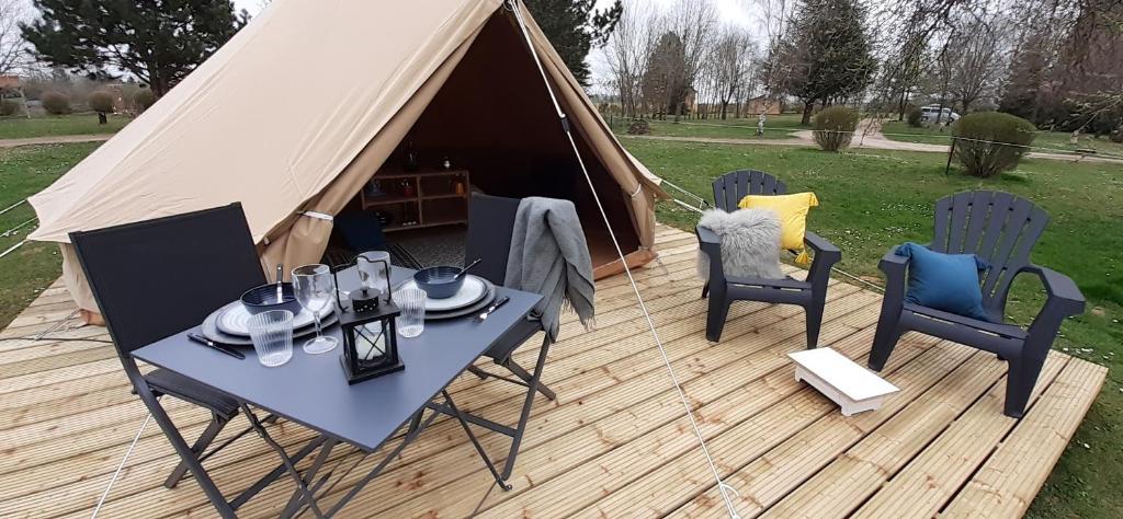 Tente Bell Au Camping Hautoreille - Alta Marna