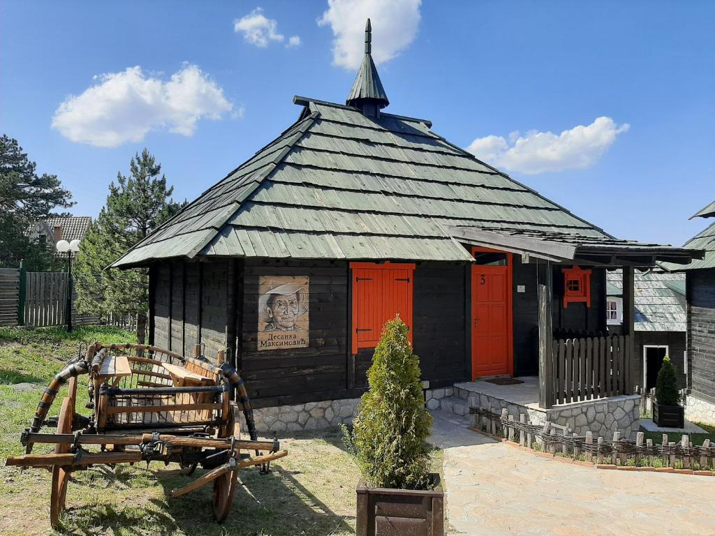 El Paso City, Zlatibor - Deluxe Wooden Cottages, Treehouse, Wild West Rooms, Accommodation 1-6 People - Serbien