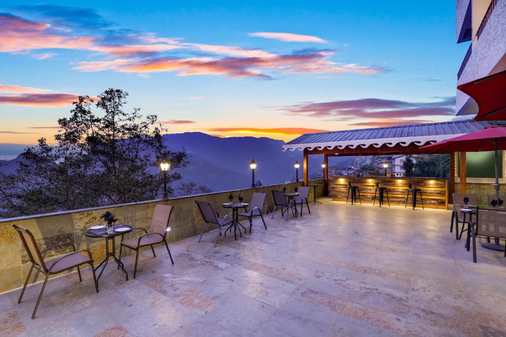 Mount Himalayan Hotel - Aritar