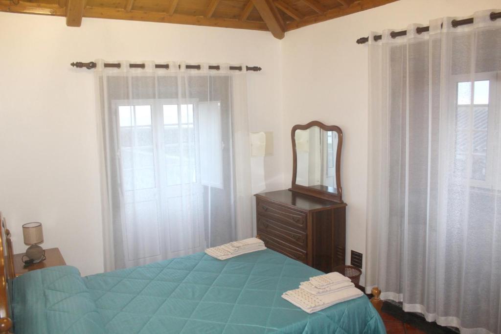 2 Bedrooms House With Sea View Jacuzzi And Balcony At Sao Mateus Da Calheta 1 Km Away From The Beach - Azoren