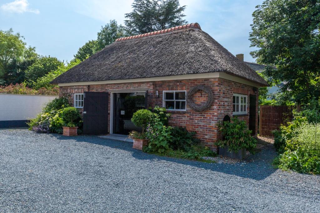 Romantic Cottage For Two People, Quietly Located On The Edge Of The Historic City Of Middelburg, The Beach Easily Accessible By Bicycle - Netherlands