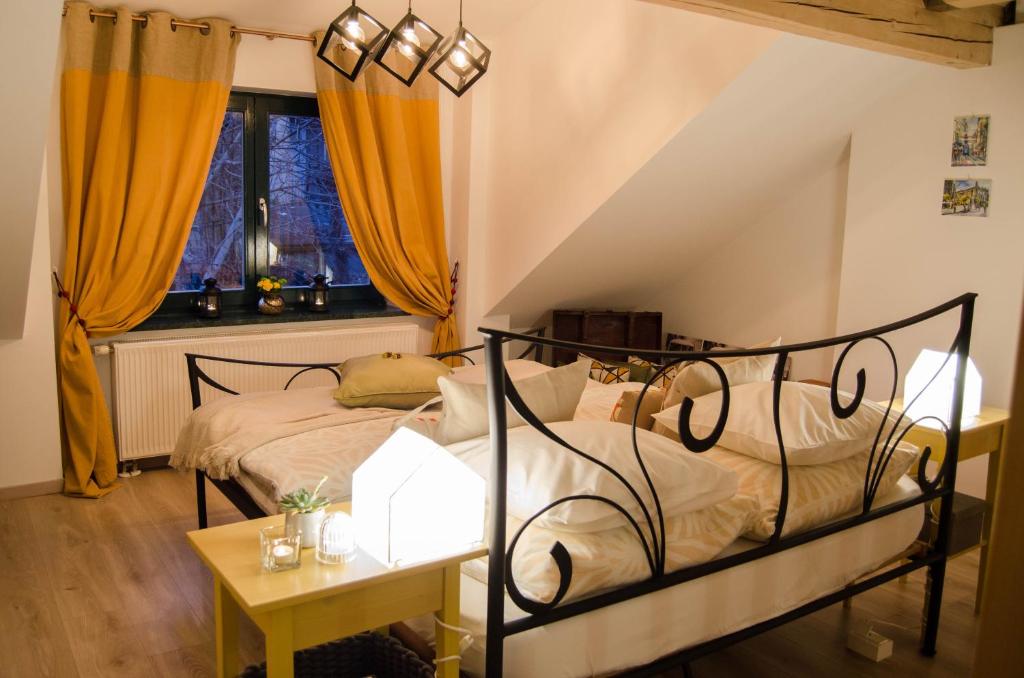 Quiet Courtyard House,steps Away From Main Square! - Zagreb