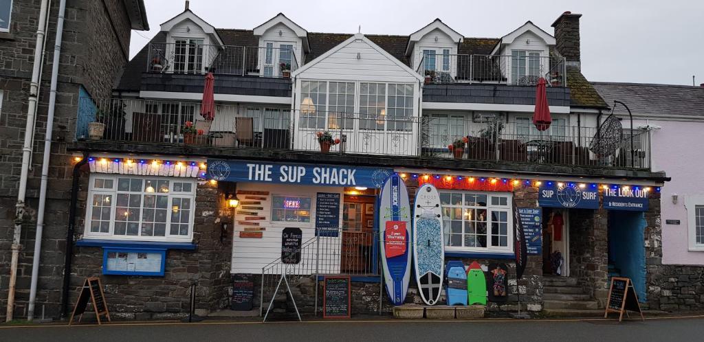 The Sup Shack Wellington Inn - New Quay