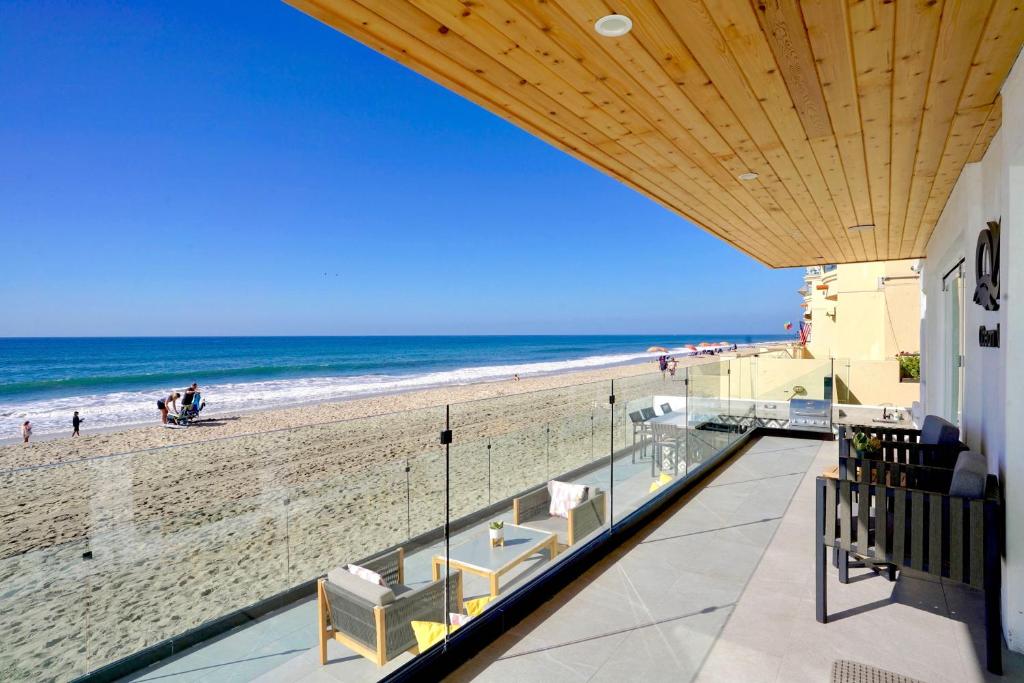 Ocean Villas Beach Front - Vista, CA