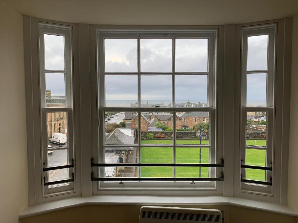 Ayr Loft Apartment With Fabulous Views - Prestwick