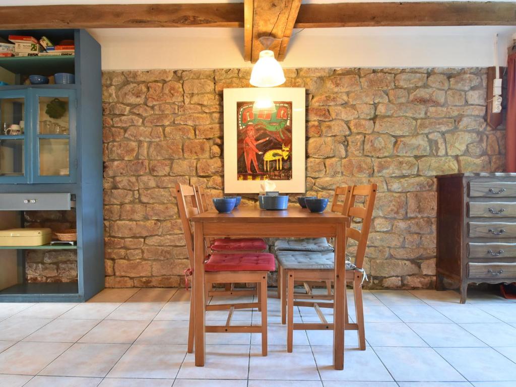 Holiday Home In Saizy With Patio - Vézelay