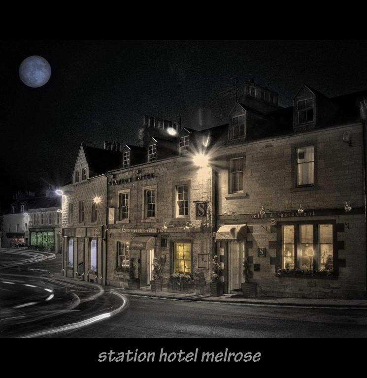 Station Hotel And Restaurant - 멜로스