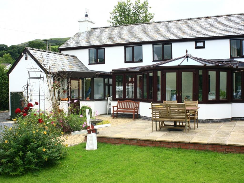 The Old School House Bed and Breakfast - Llanidloes