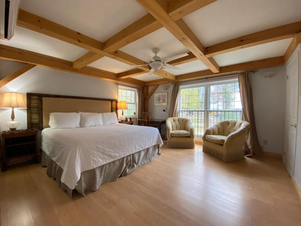 Timber House Resort - Prince Edward